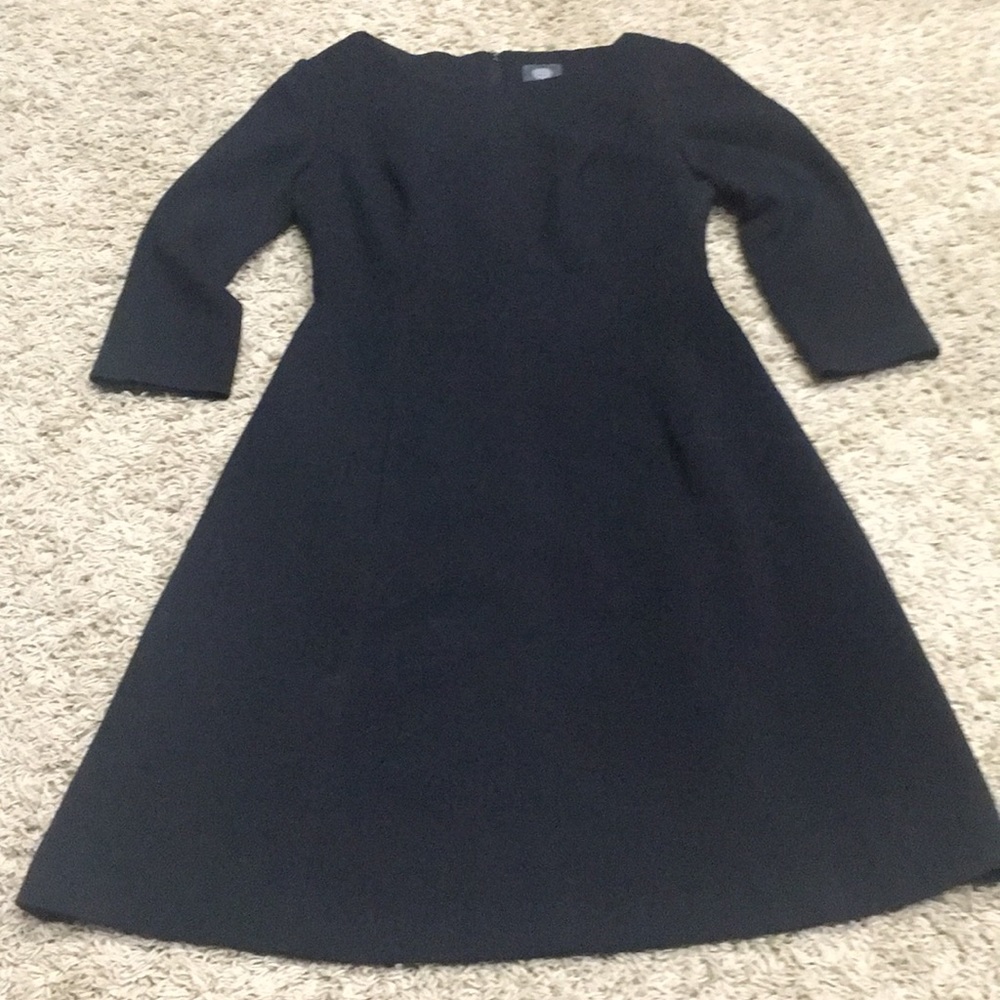 VINCE CAMUTO Black fit to flare dress size 2
